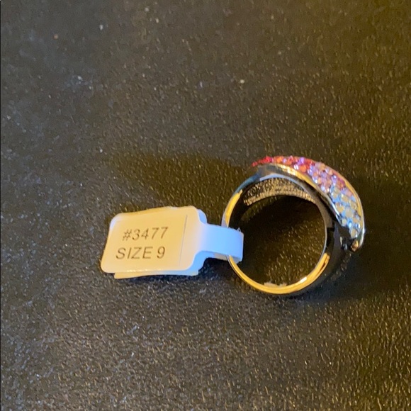 Ring - Picture 3 of 3